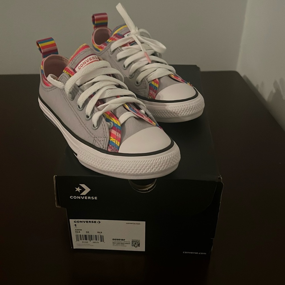 Girls low top converse, grey and rainbow color, size 1